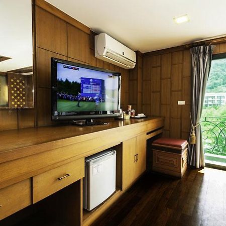 Renoir Boutique Hotel Patong ภายนอก รูปภาพ
