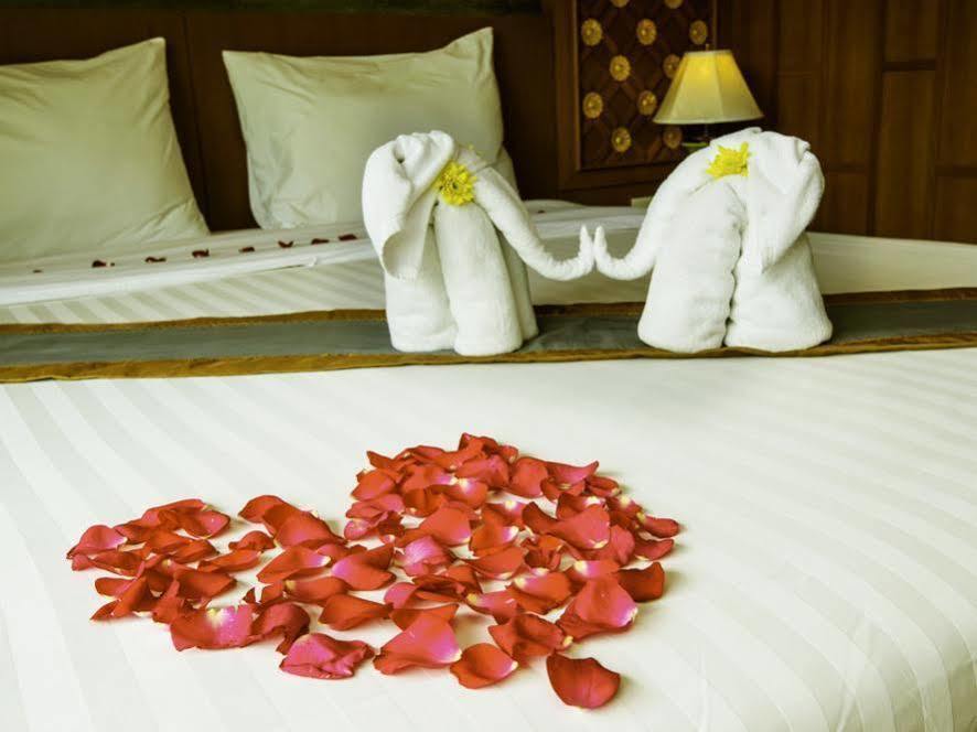Renoir Boutique Hotel Patong ภายนอก รูปภาพ