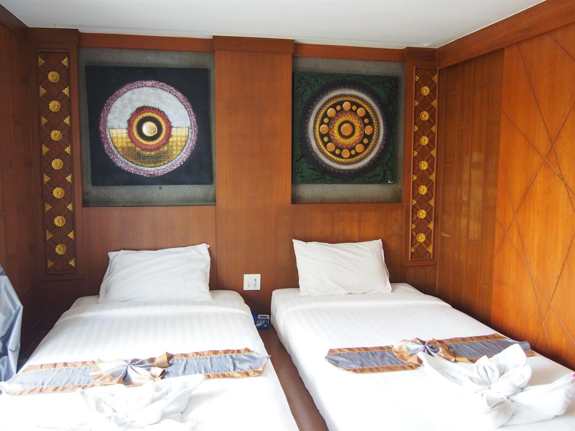 Renoir Boutique Hotel Patong ภายนอก รูปภาพ