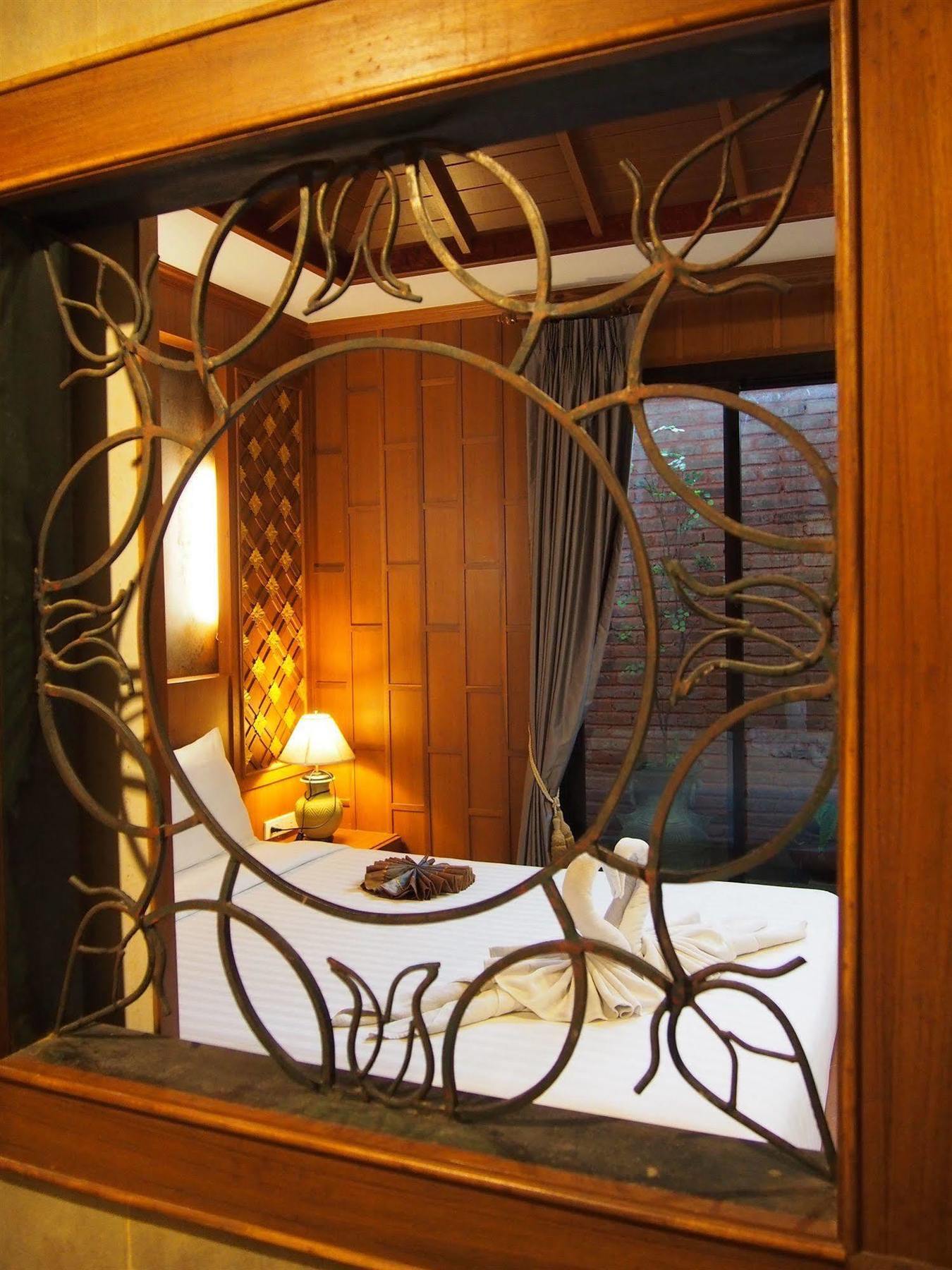 Renoir Boutique Hotel Patong ภายนอก รูปภาพ